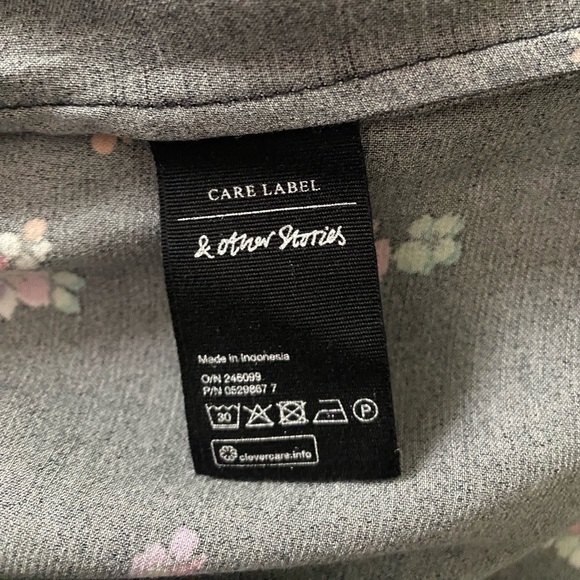 & OTHER STORIES Black Floral Print Satin Button Down Blouse Shirt Women’s Size 4 - Picture 13 of 14